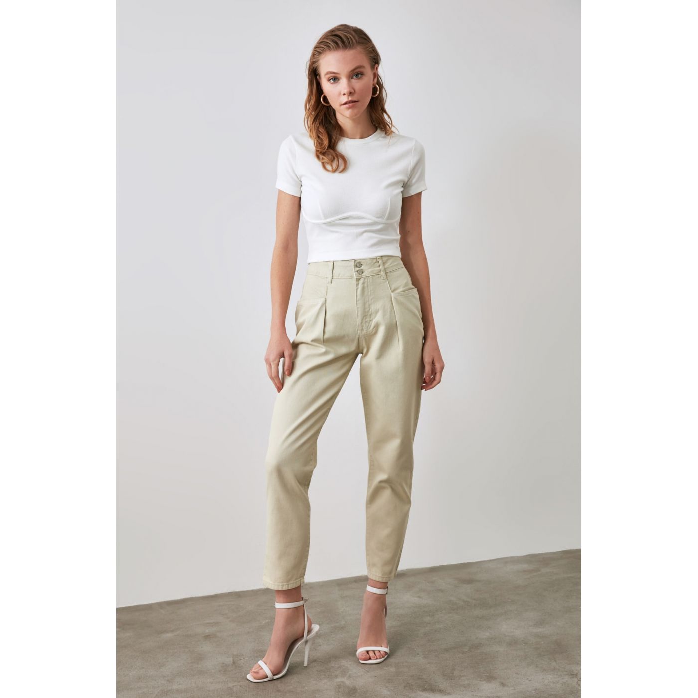 Trendyol Beige Pocket Detailing High Waist Mom Jeans