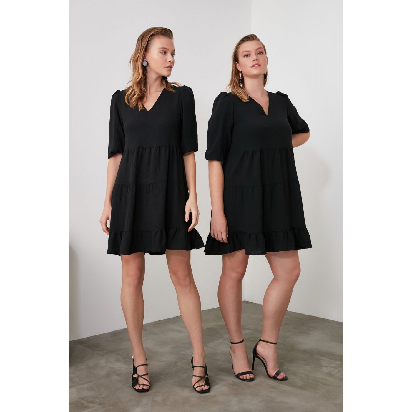 Naiste kleit Trendyol V neck