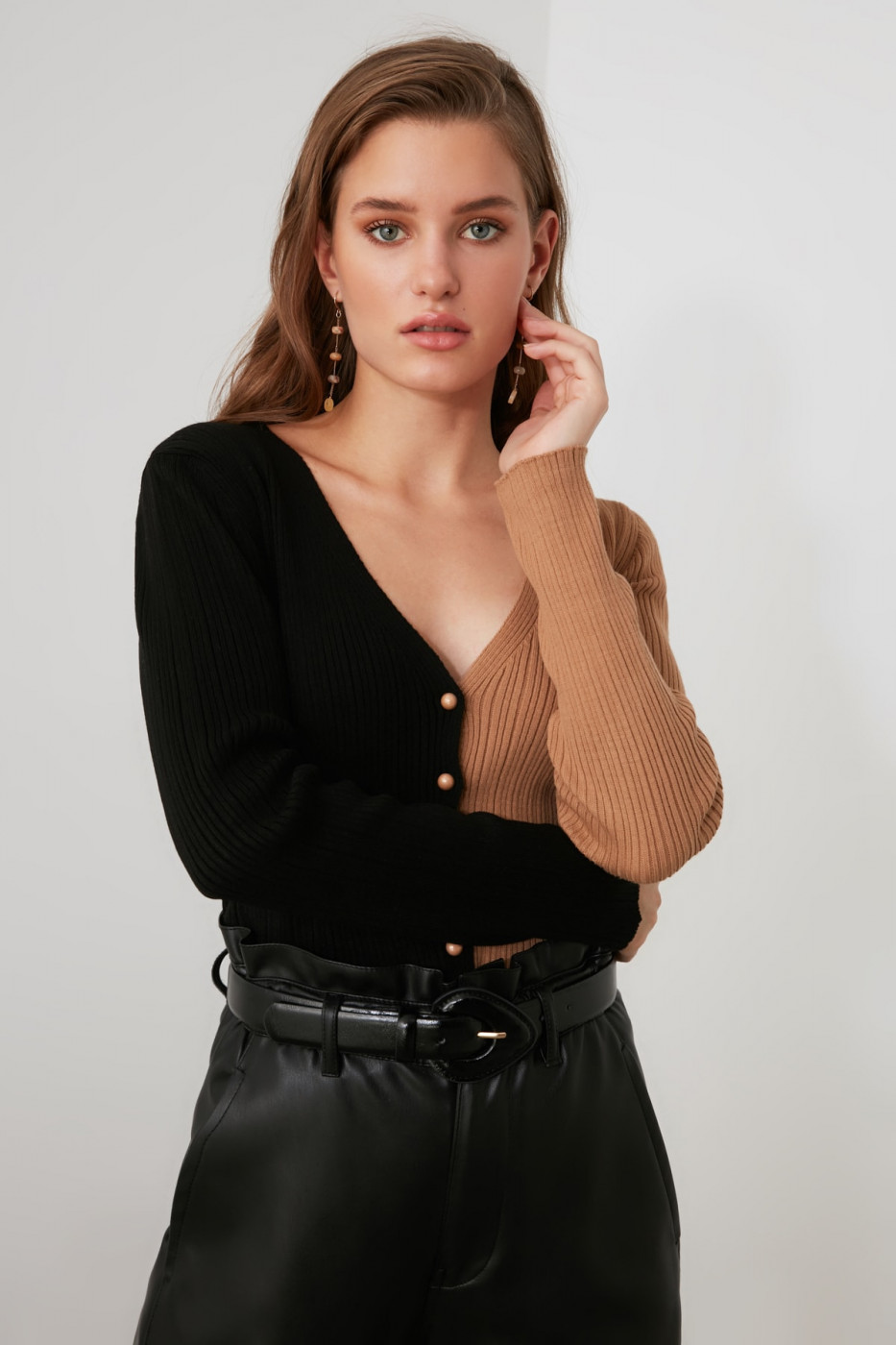 Trendyol Knitwear Cardigan with Black Block Button
