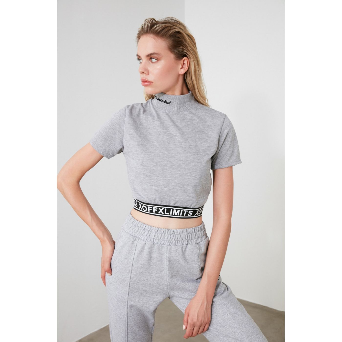 Trendyol Grey Ribbon Detailed Crop Sports T-Shirt