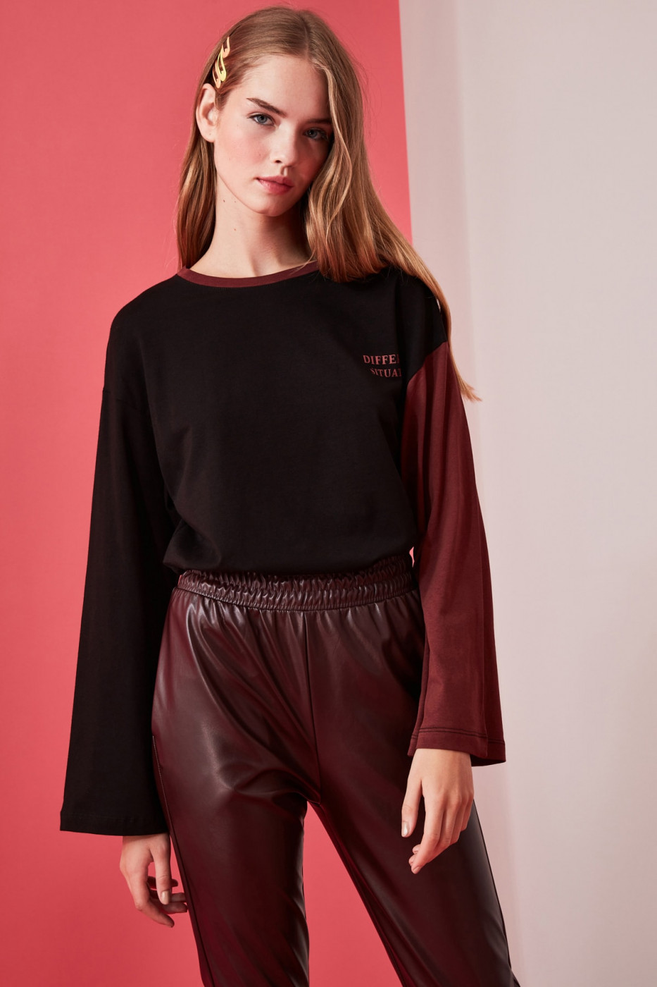 Trendyol Black Printed Flare Sleeve Basic Knitted Shirt