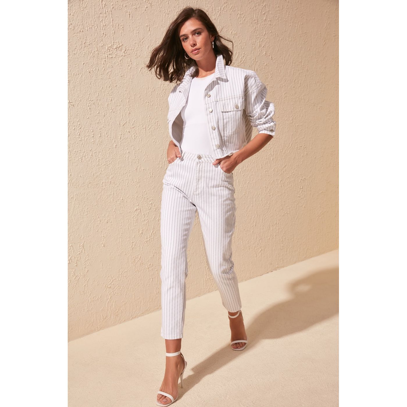 Trendyol White Line Detailed High Waist Mom Jeans