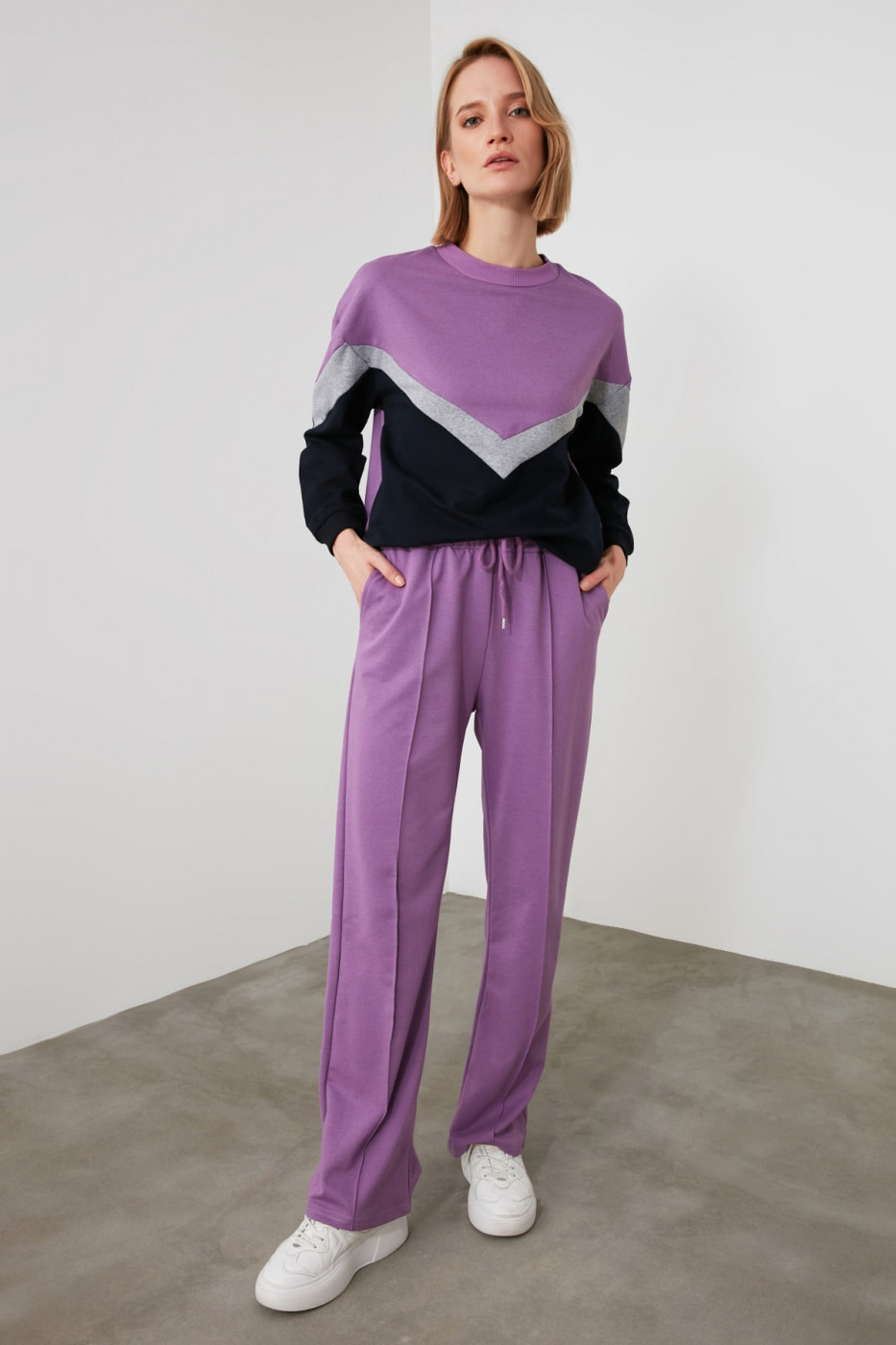 Trendyol Lila Straight Fit Knitted Tracksuit bottom