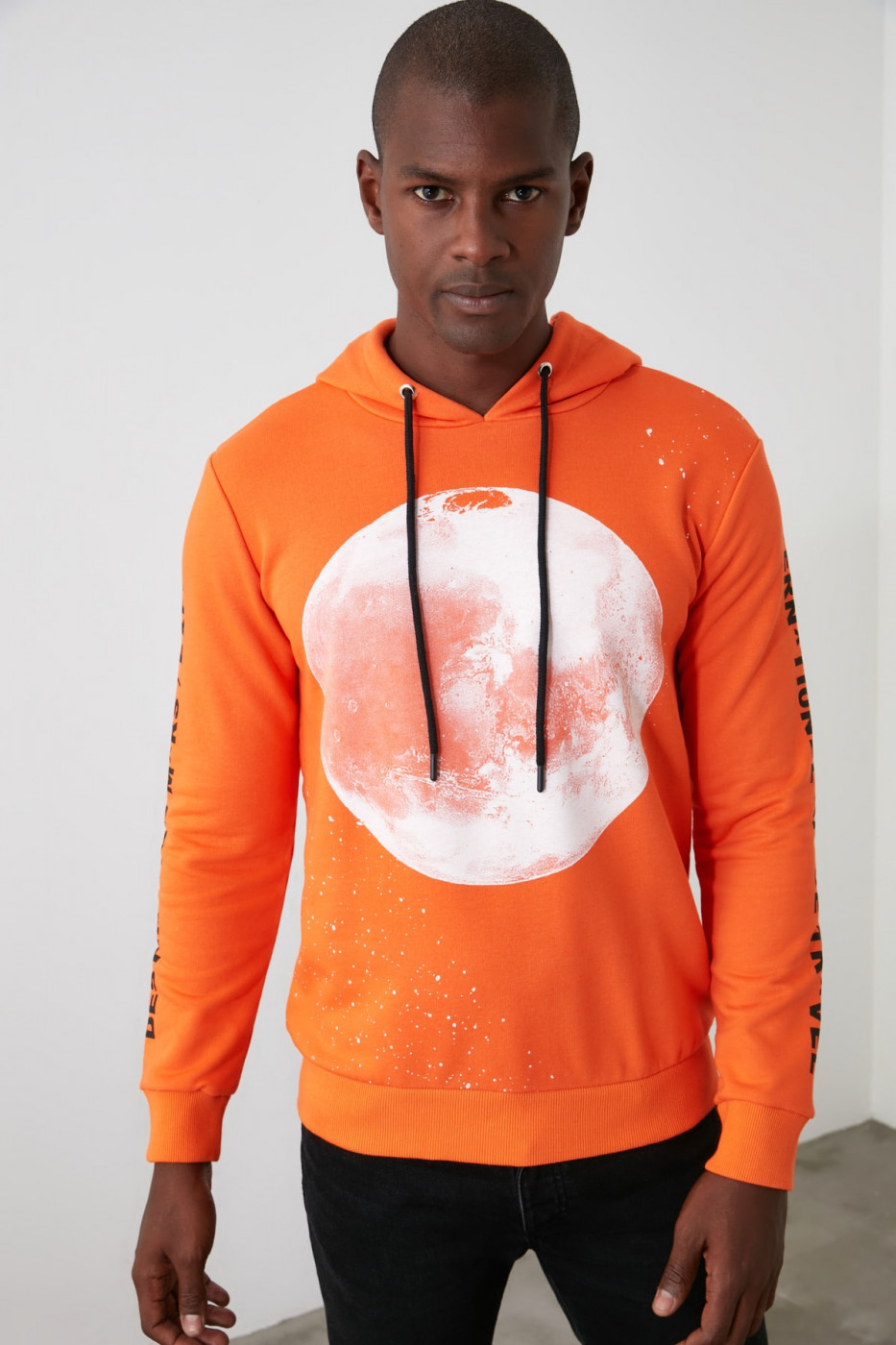Trendyol Orange Men's Printed Regular Fit Hooded Sweatshirt