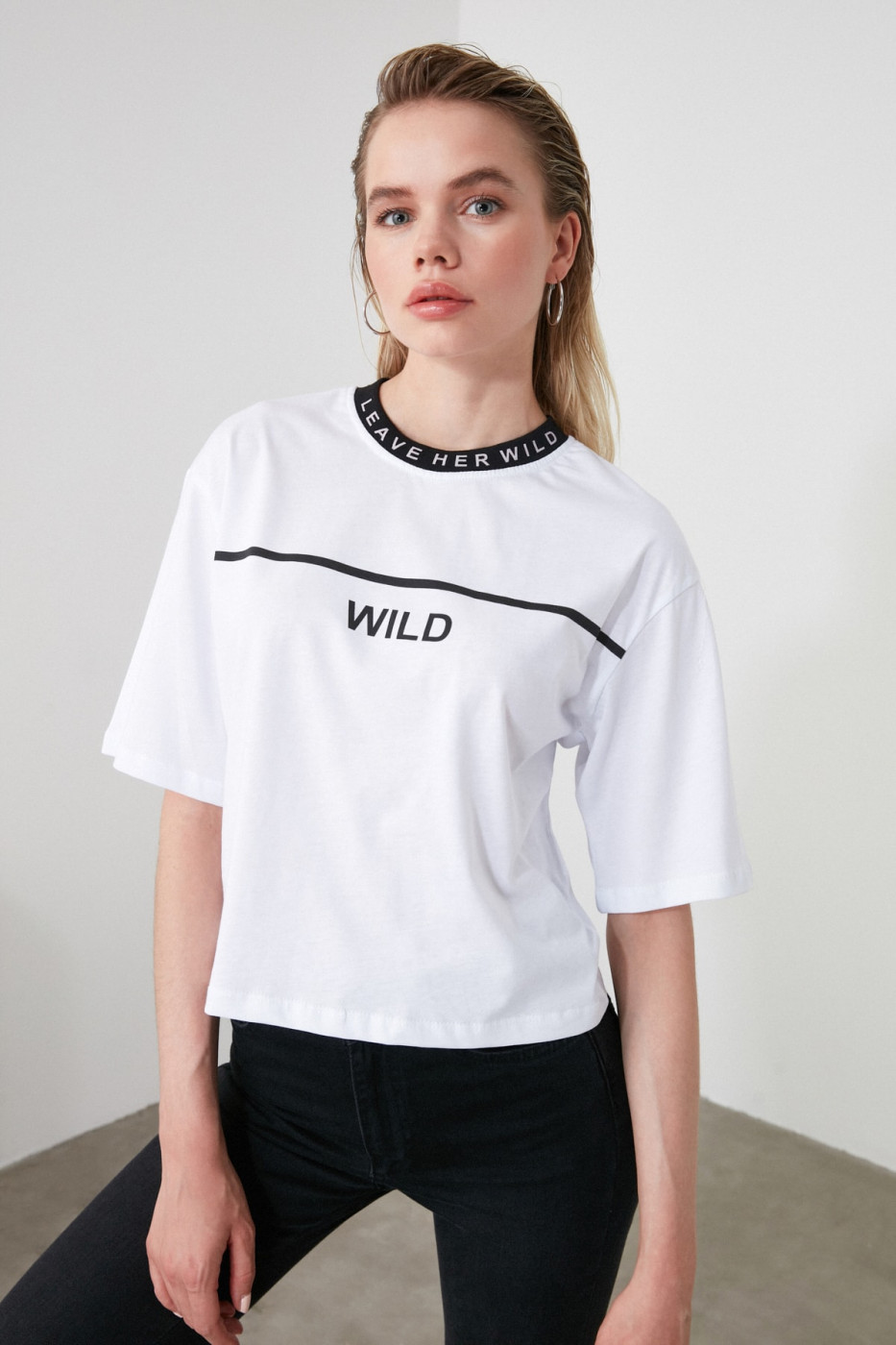 Trendyol White Block Crop Knitted T-Shirt
