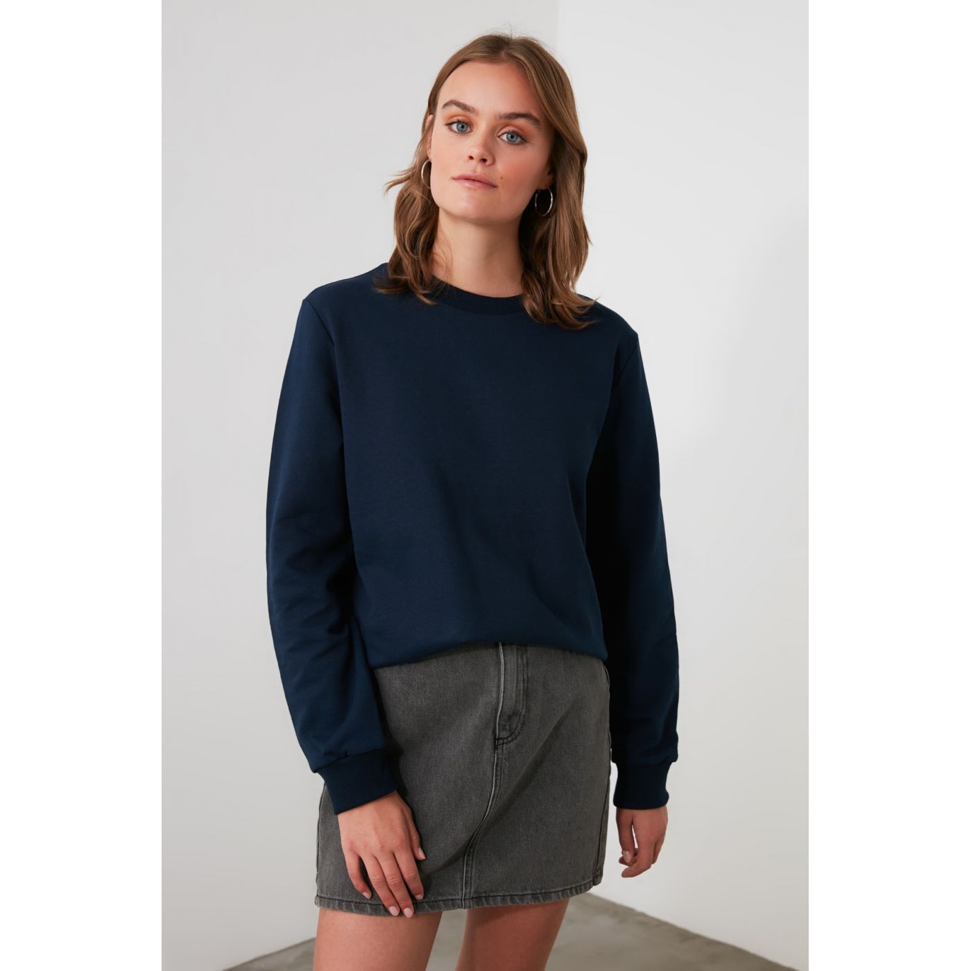 Trendyol Basic Knitted Sweatshirt with Navy Back Embroidery