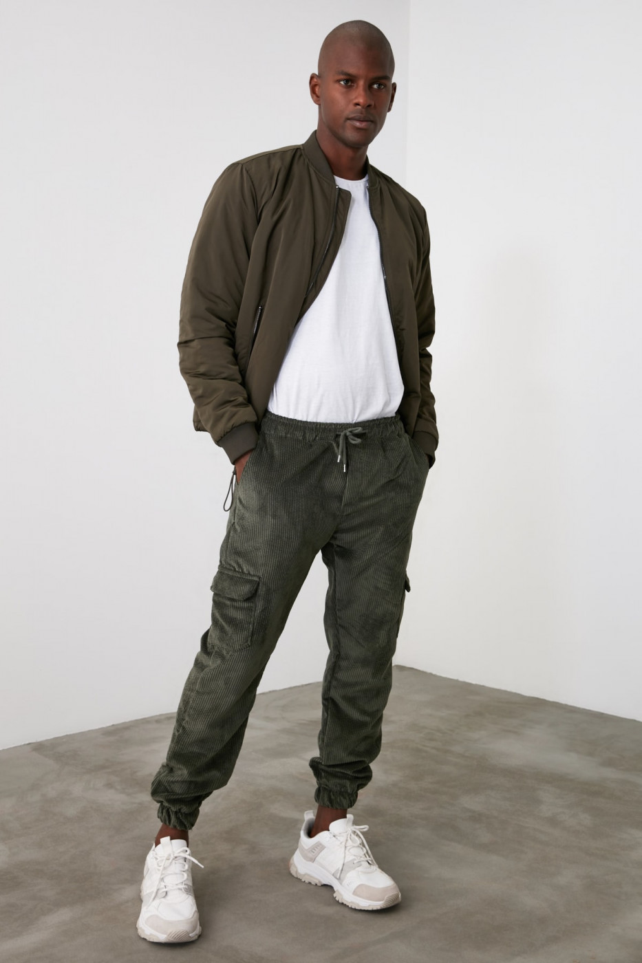 Trendyol Khaliman Men's Velvet Back and Jogger Pants with Elasticed Cargo Pockets