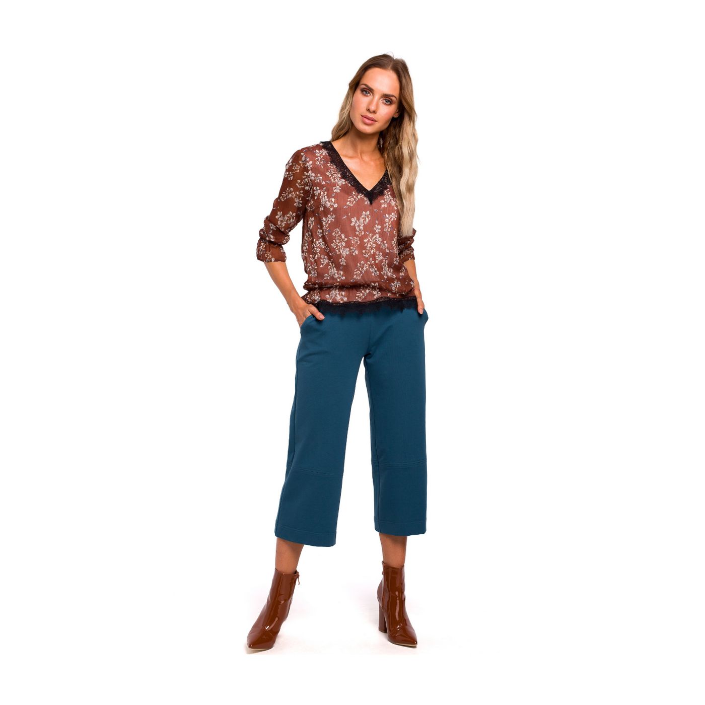 Made Of Emotion Woman's Trousers M450