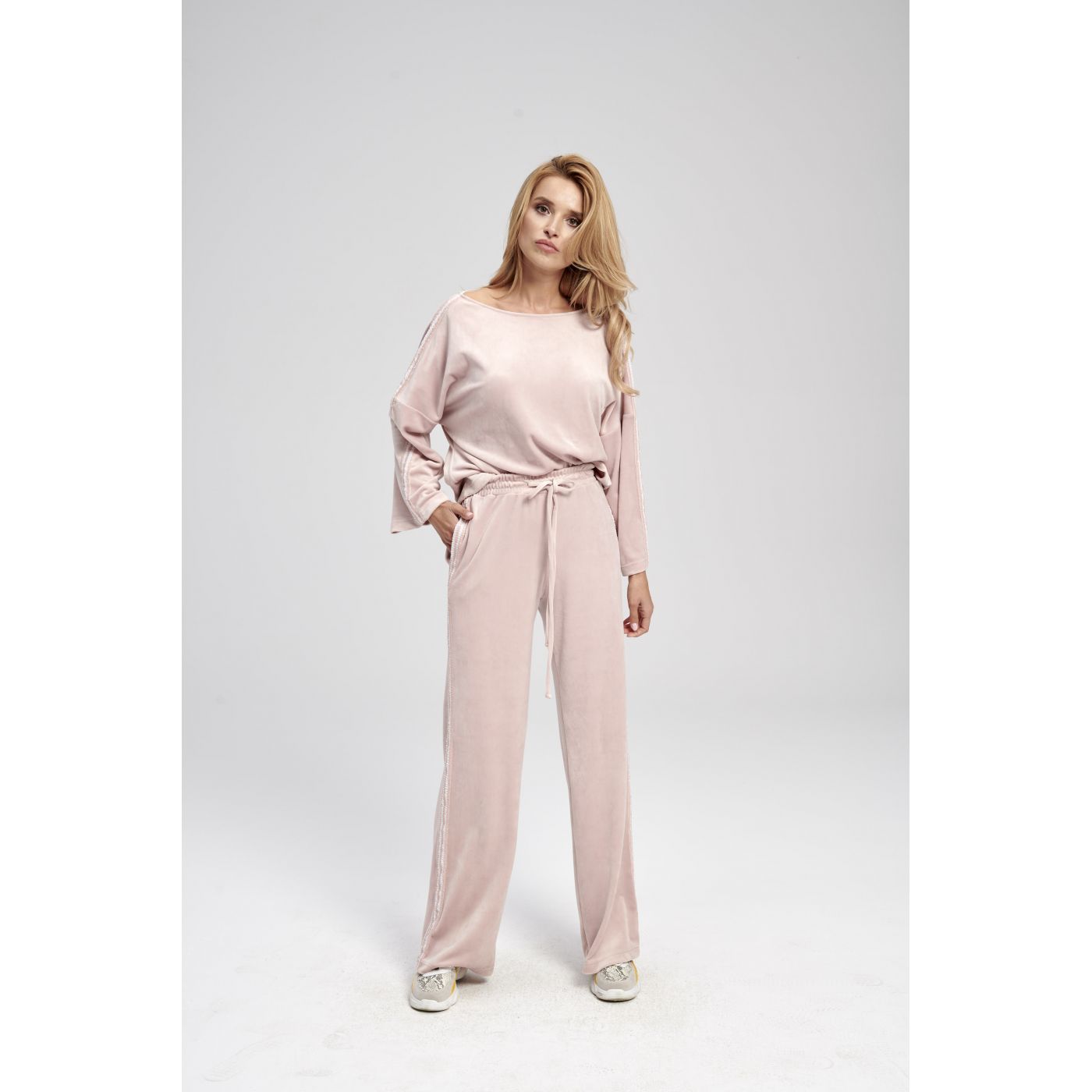 Ezuri Woman's Hoodie 5706-07