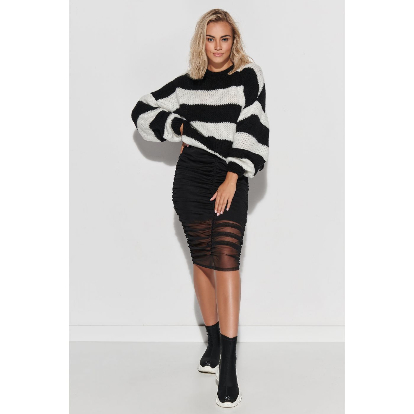 Makadamia Woman's Sweater S106 Black/Ecru