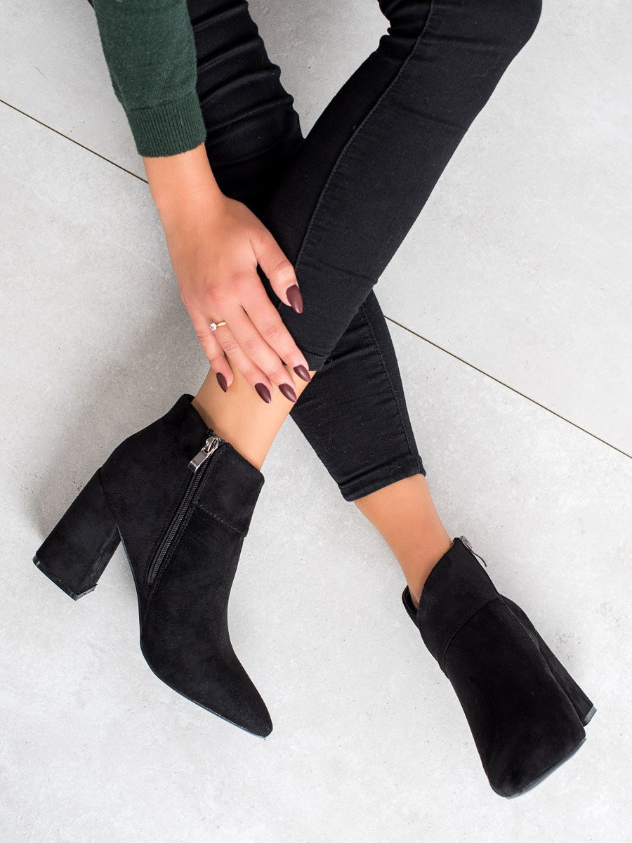 GOODIN MISH BOOTIES ON THE POST
