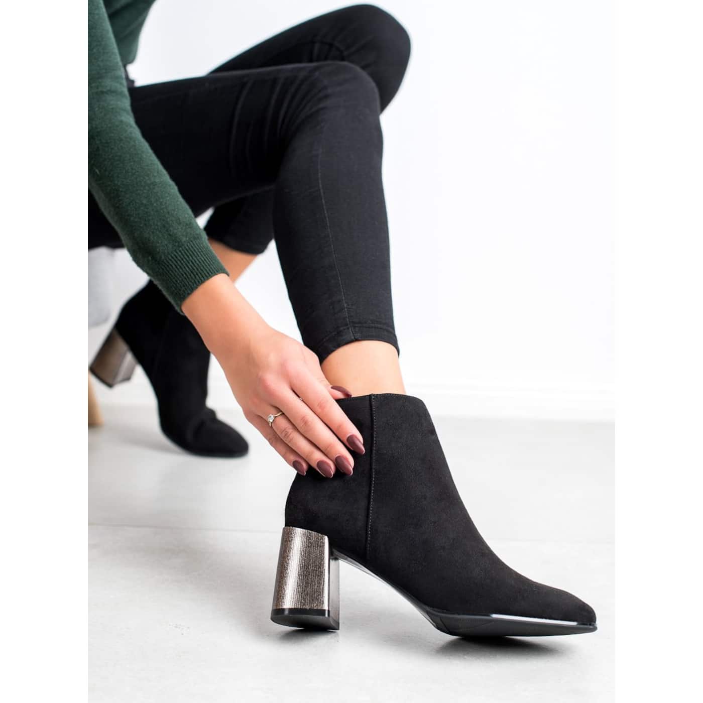 GOODIN ANKLE BOOTS WITH A DIFFERENT HEEL