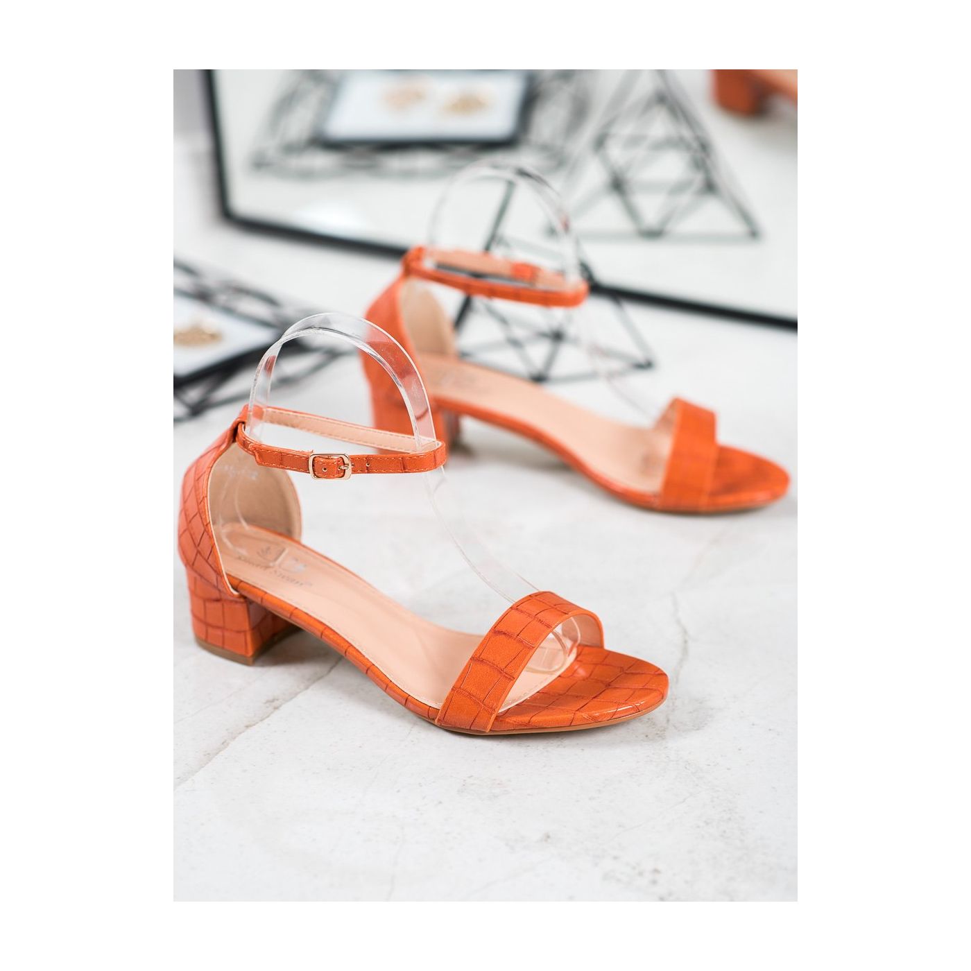 SMALL SWAN COMFORTABLE SANDALS ON A LOW POST