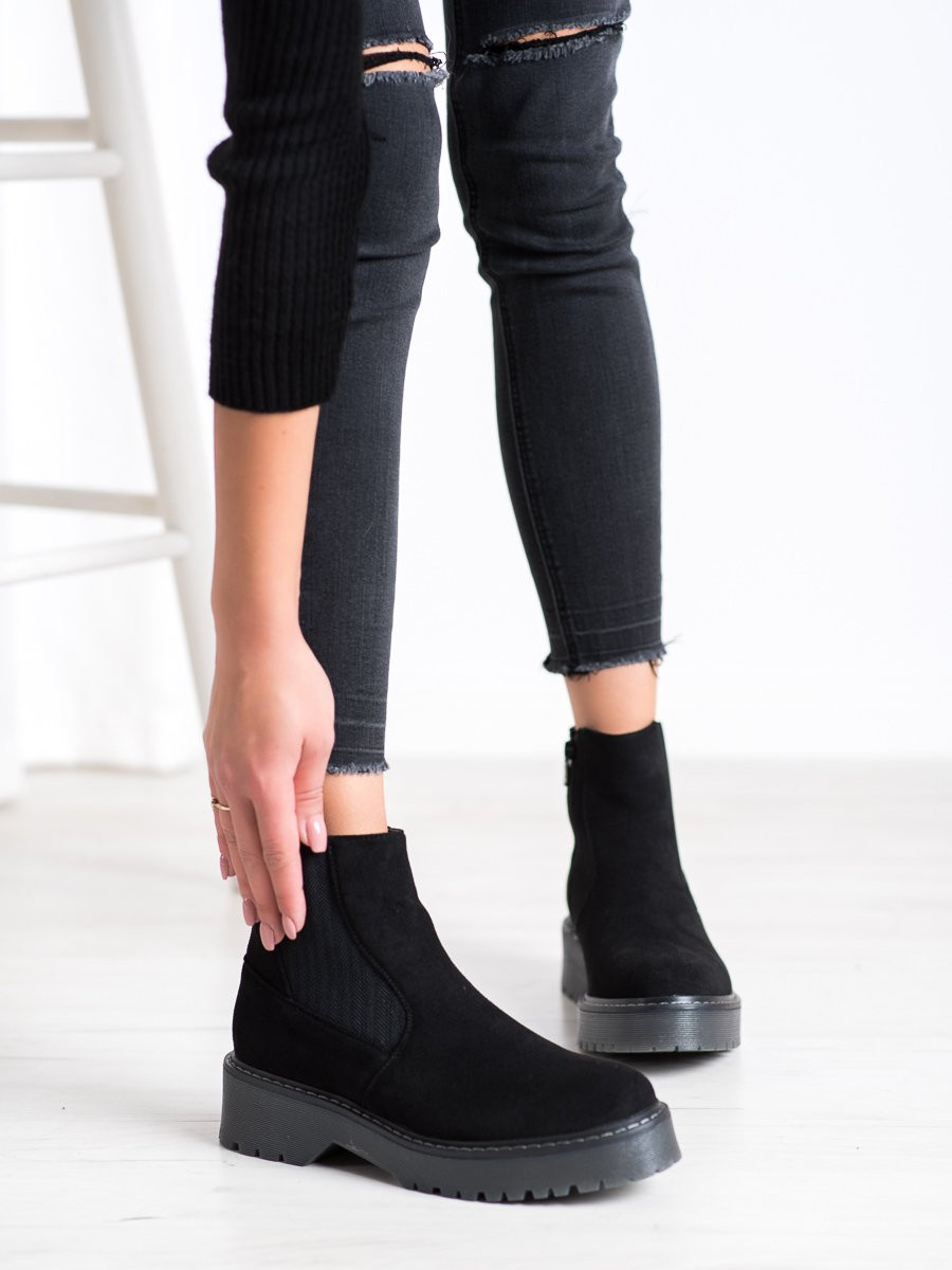 J. STAR FASHIONABLE BOOTIES ON THE PLATFORM