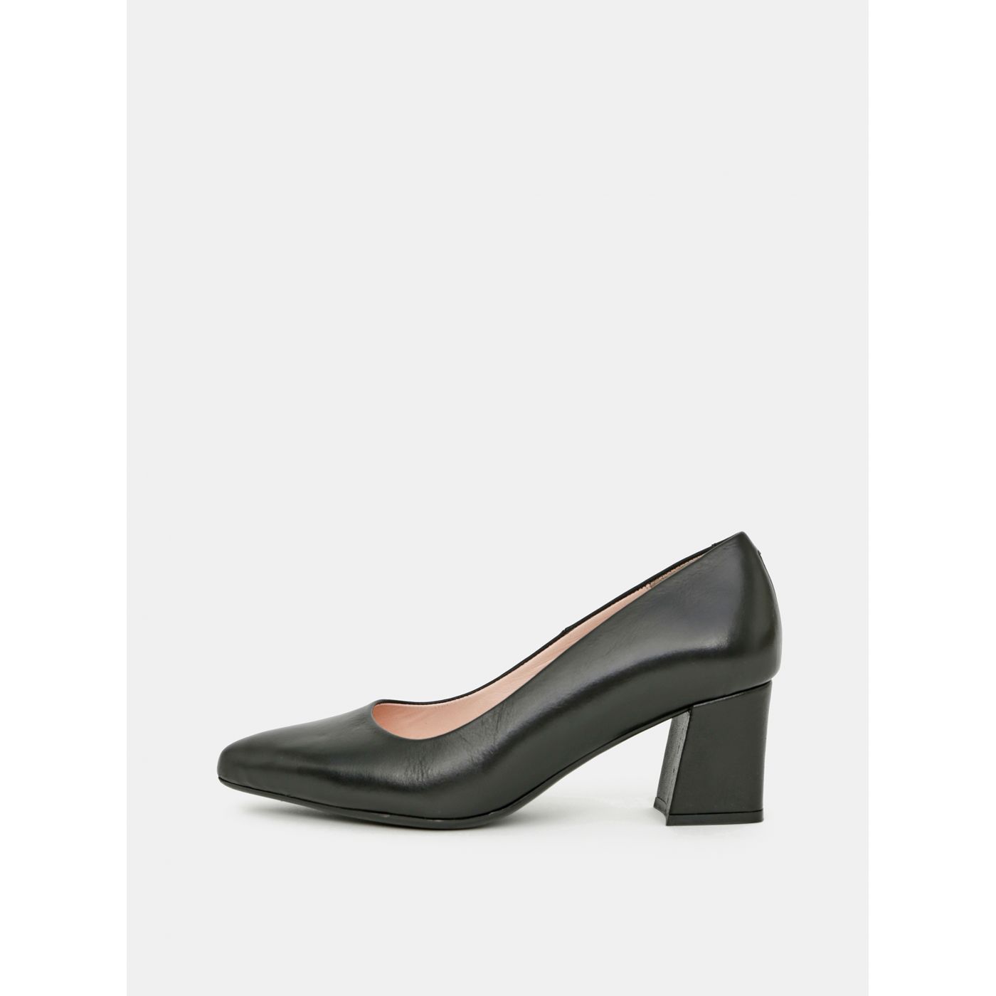 Black leather pumps WILD