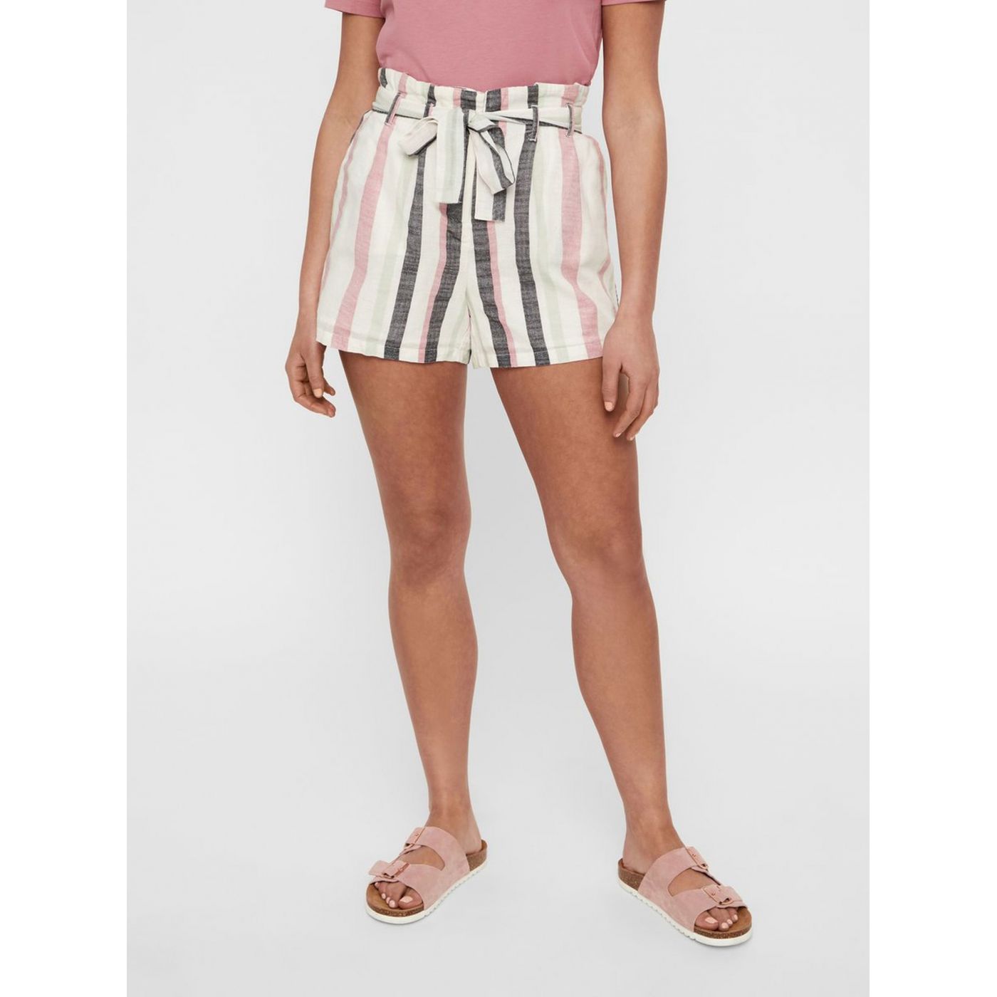 Gray-white striped shorts with flax admixce VERO MODA Tavi