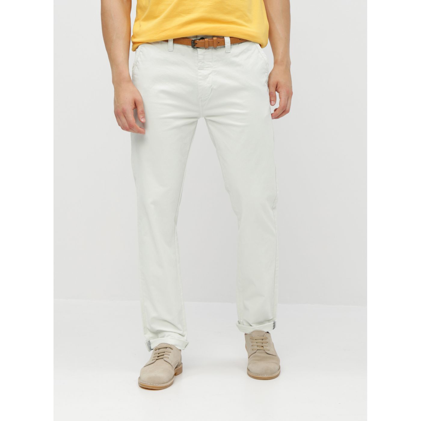 Cream chino pants with a dstrezzed presley belt