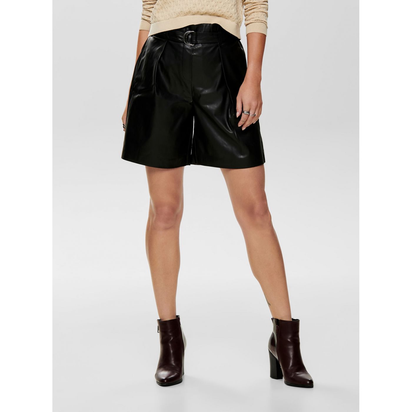 Black imitation leather shorts with high waist ONLY Helena