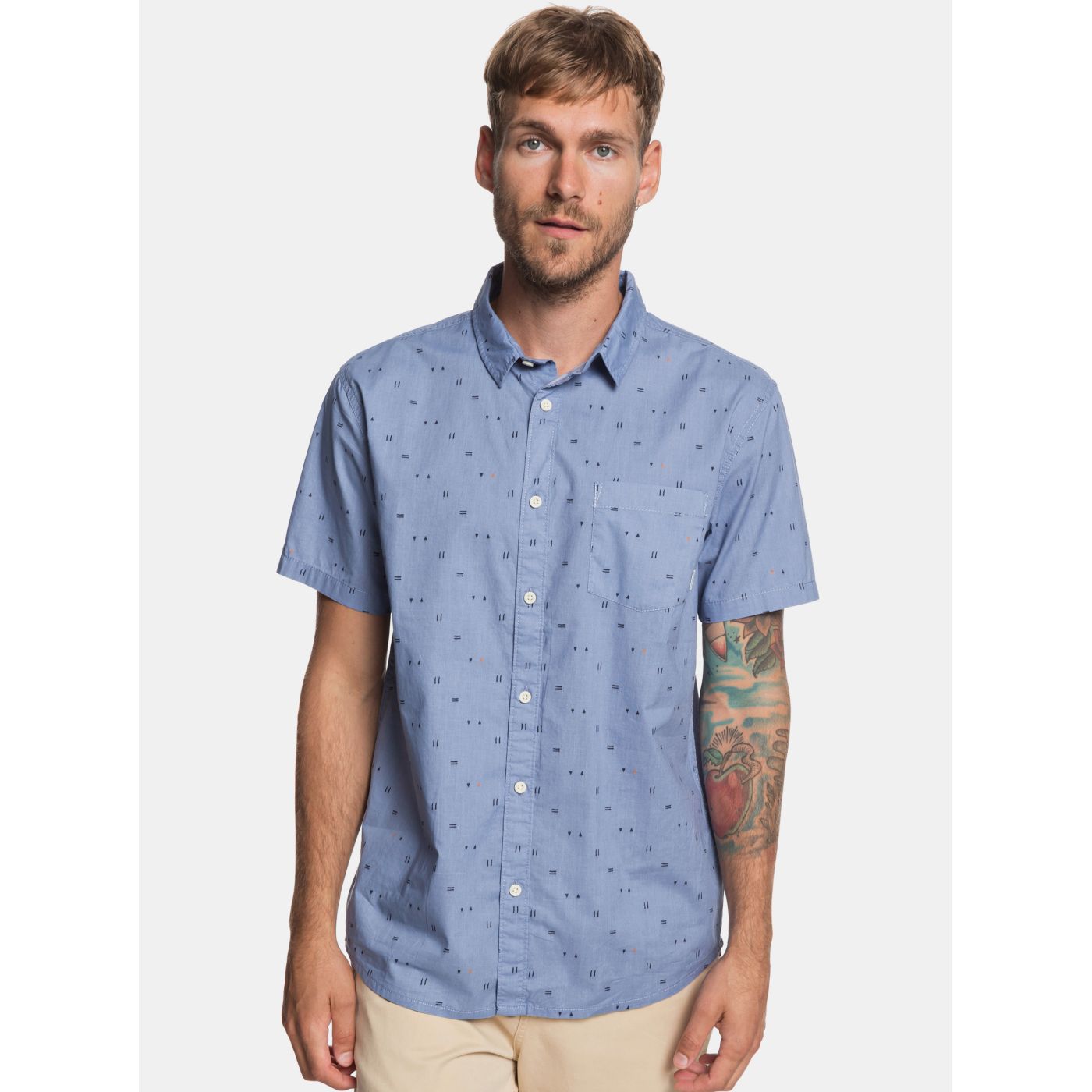 Light blue modern fit shirt with tiny Quiksilver pattern