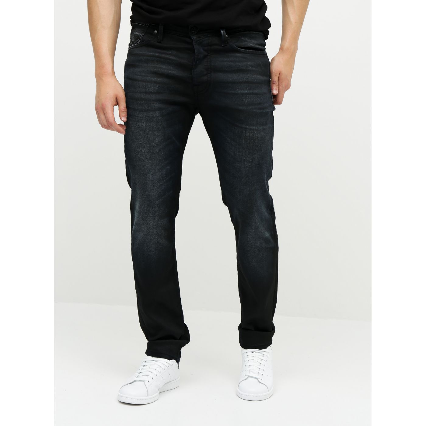 Dark blue jeans with jack & jones tim effect