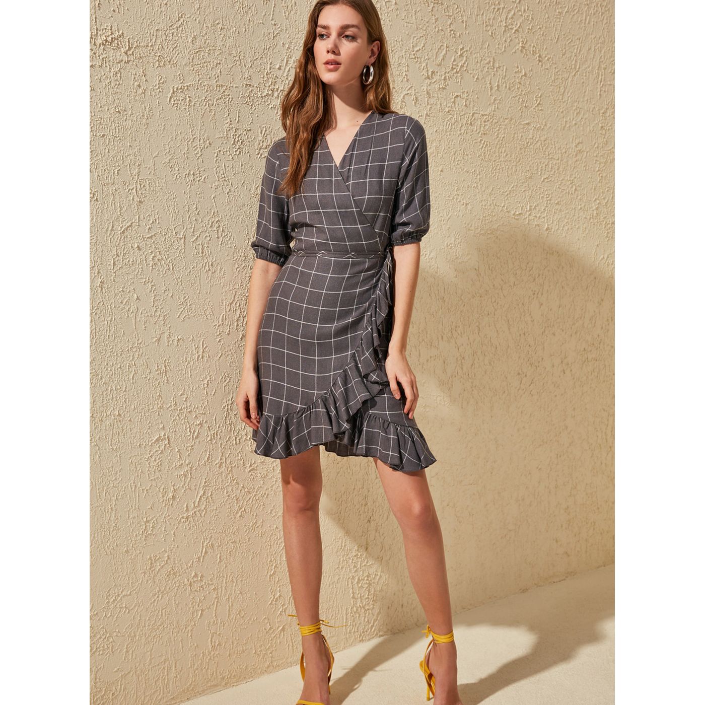 Trendyol Grey Carel Kurvaze Dress