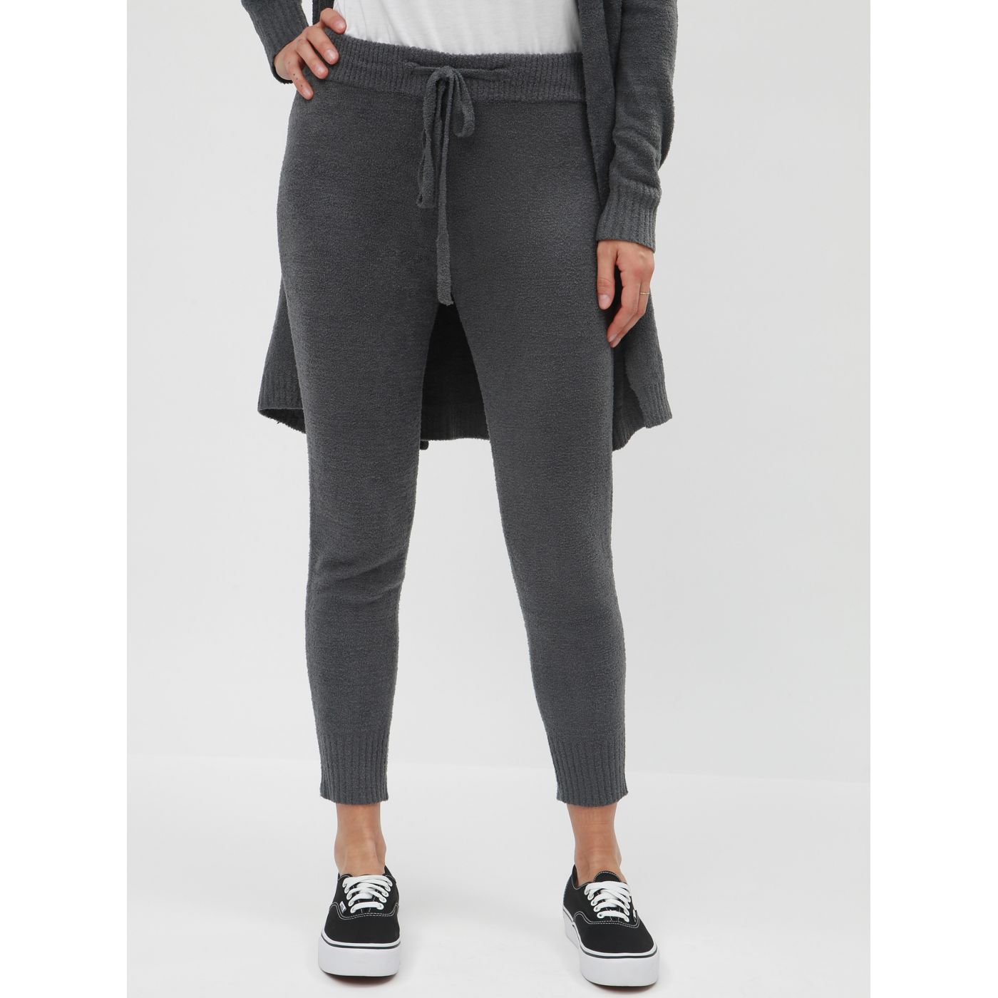 Grey shortened tracksuit bottoms with high waist touch me.