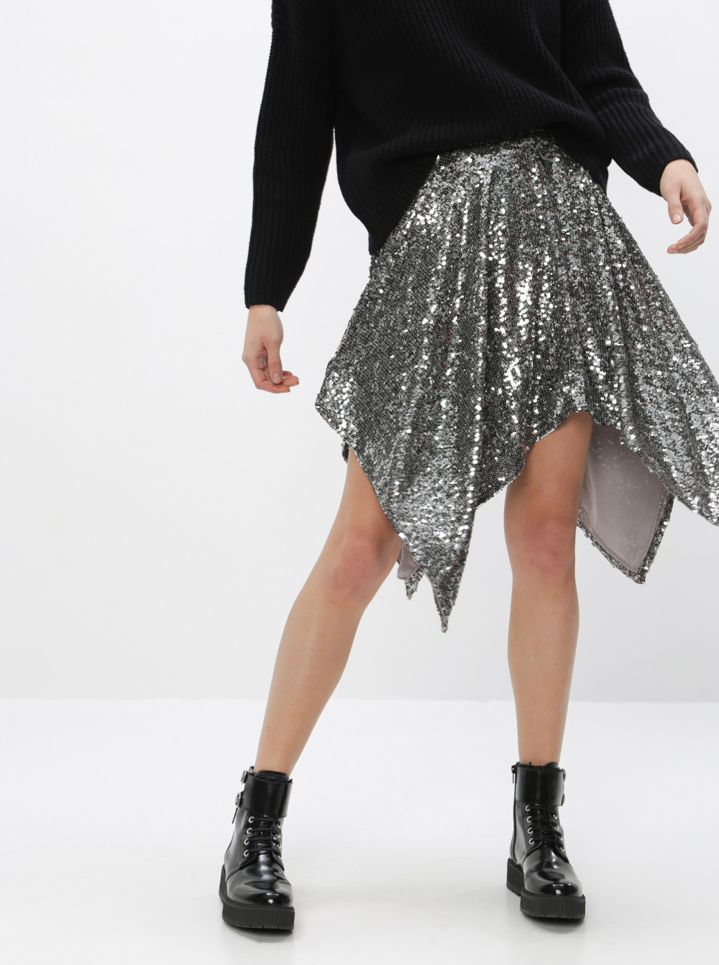 Skirt with elongated tips and sequins in silver Miss Selfridge