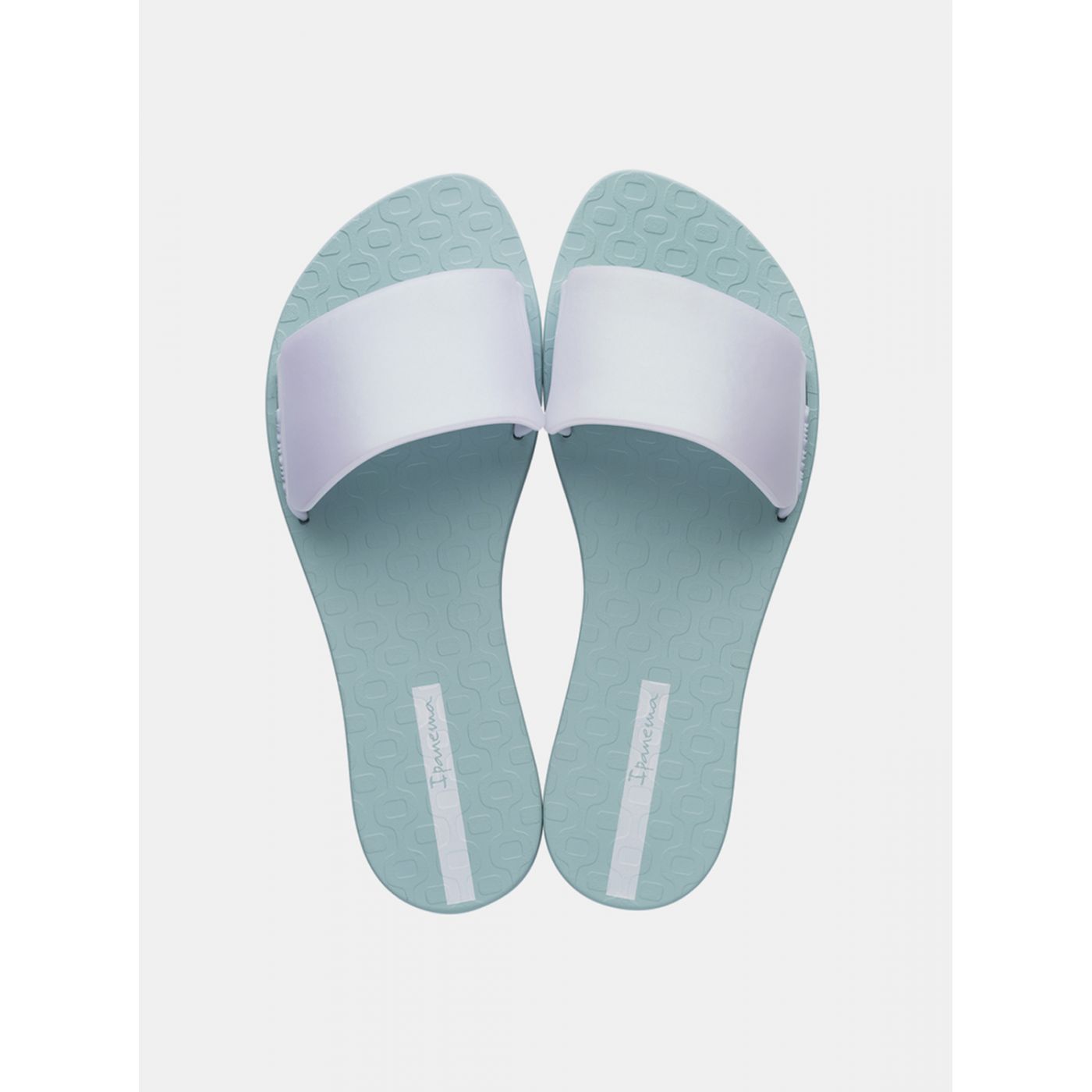 Menthol slippers with pearl reflections by Ipanema Livia
