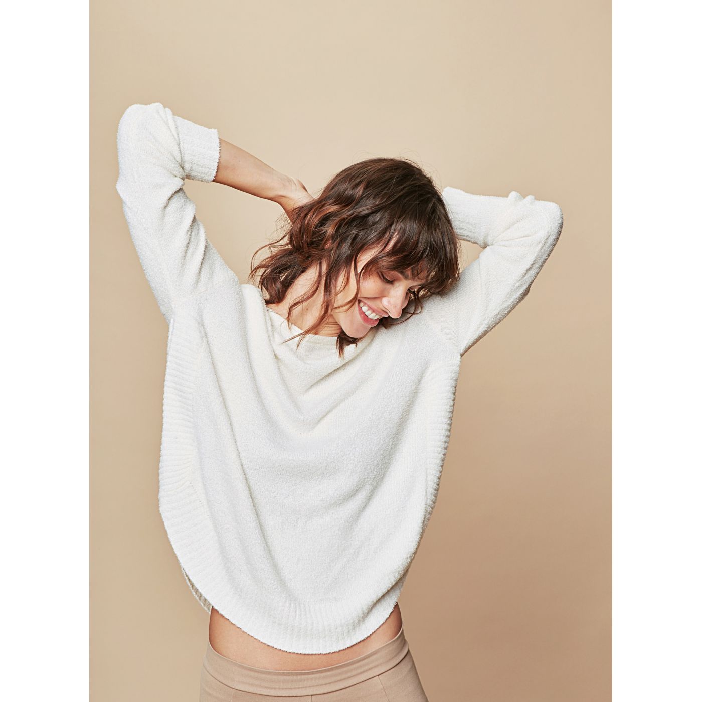 Cream loose sweater with round neck touch me. Pocahontas Vibe