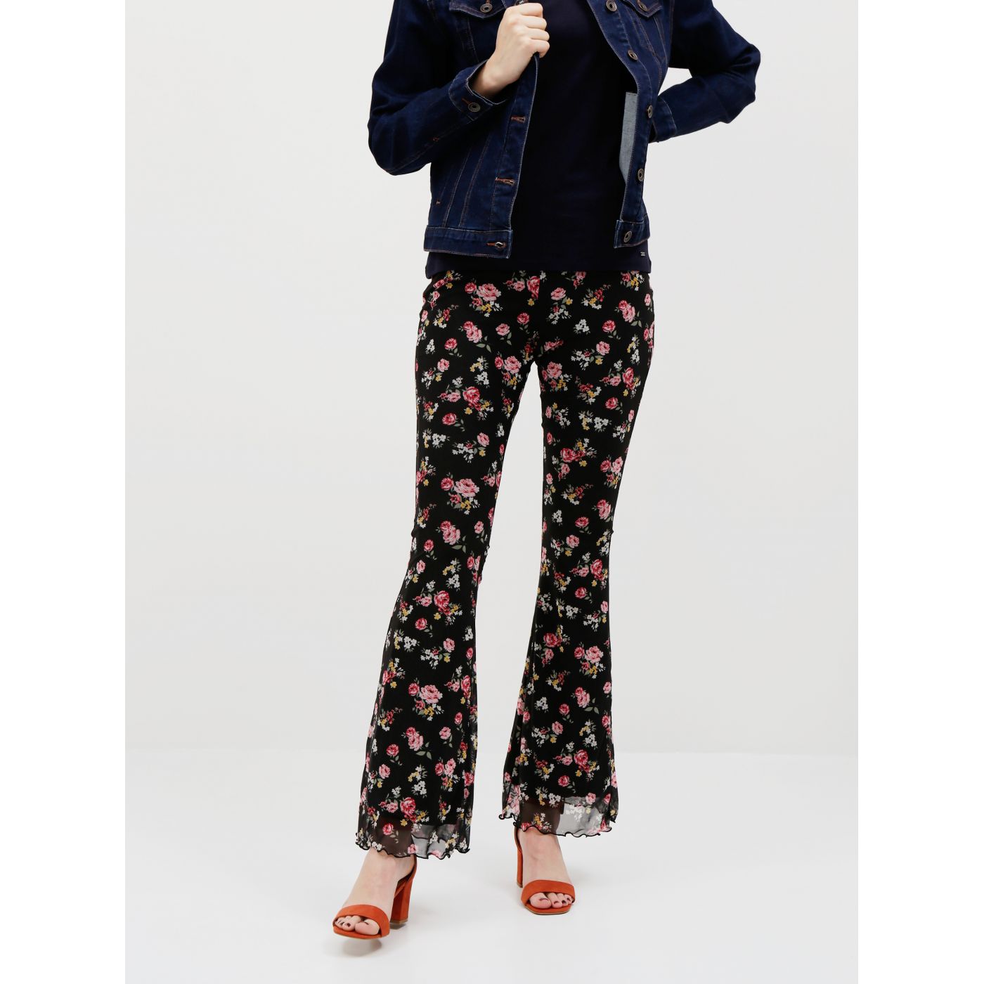 Tally WEiJL Black Floral Flared Fit Pants