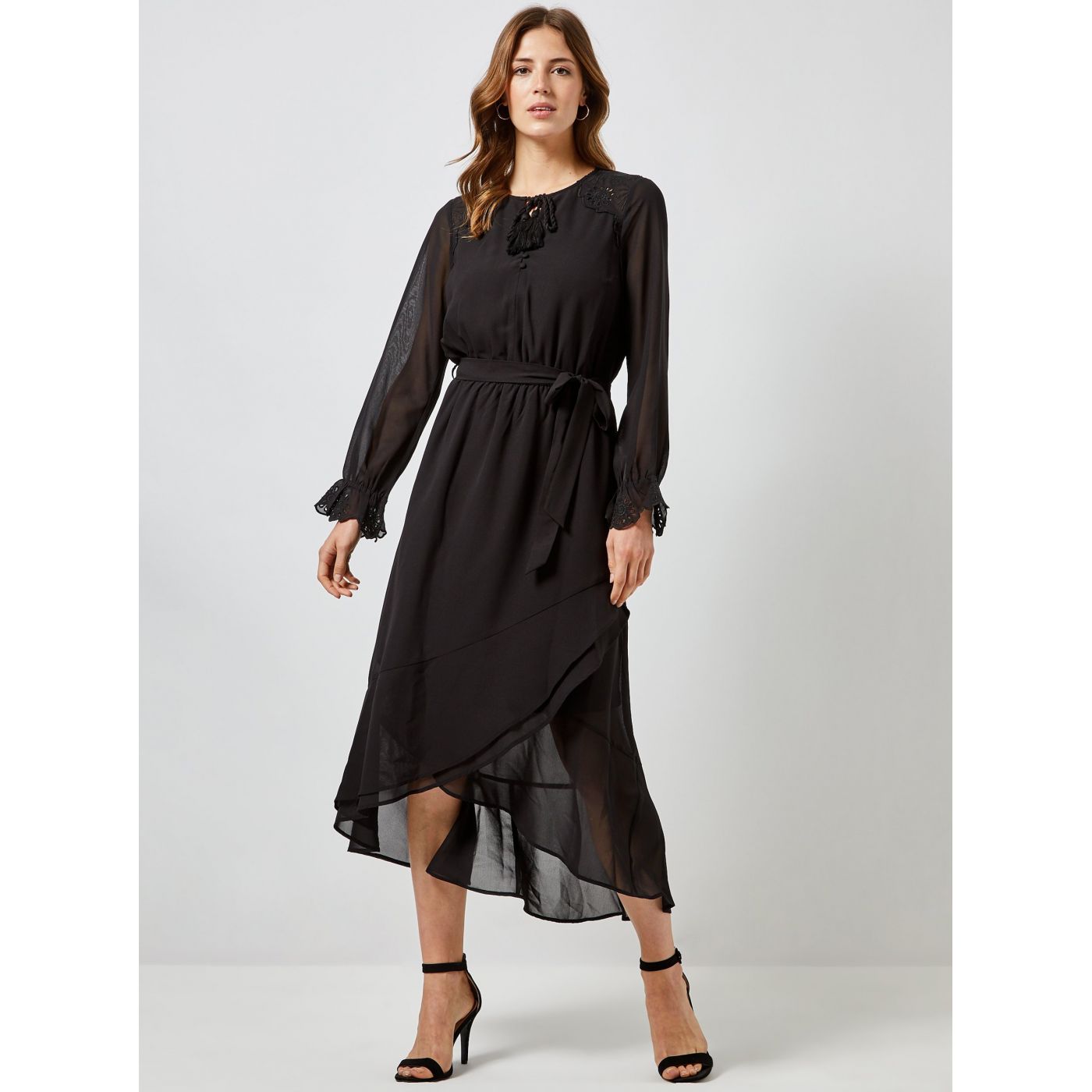 Black maxi dress with cut-out in Dorothy Perkins décolletage