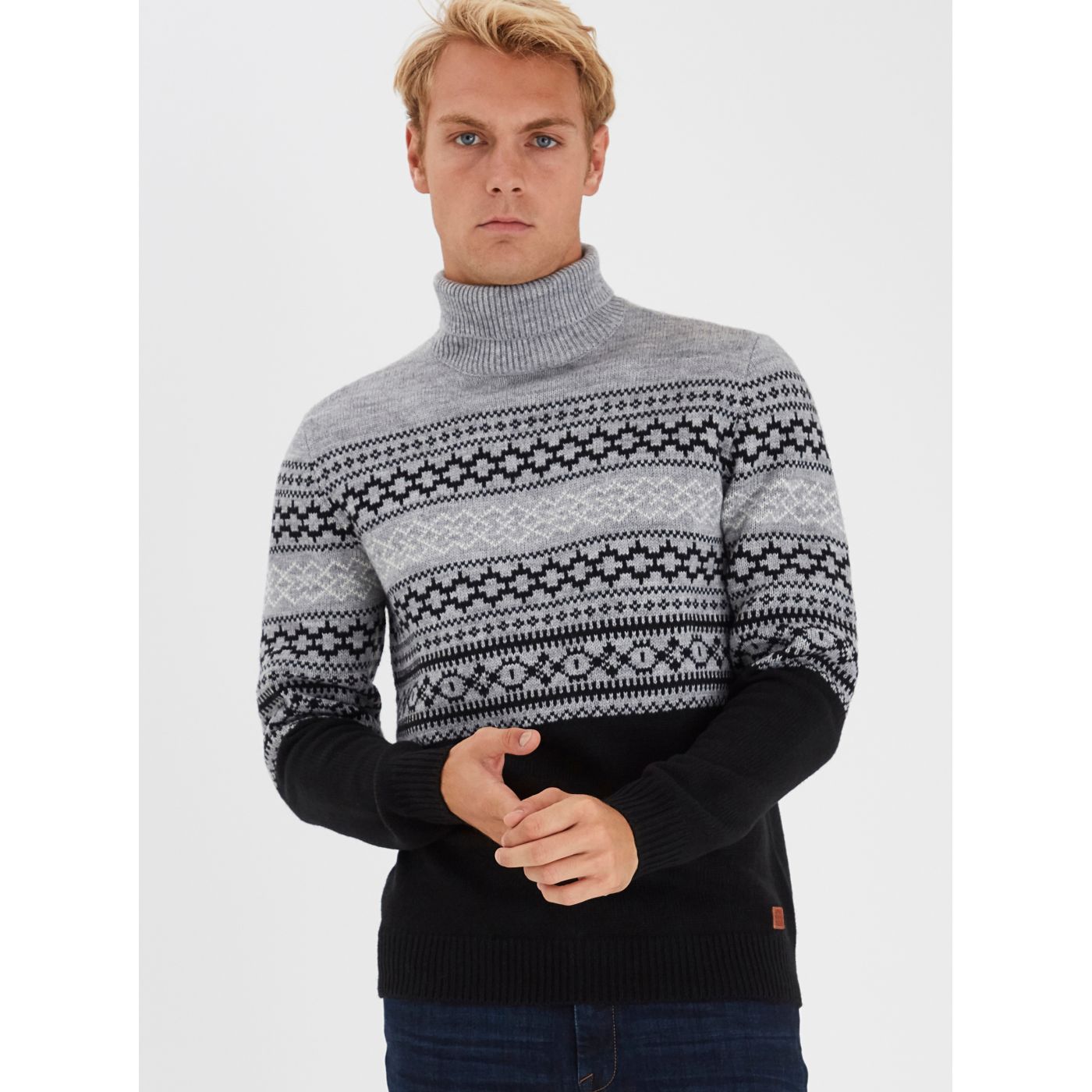 Gray-black patterned turtleneck with blend wool admiss