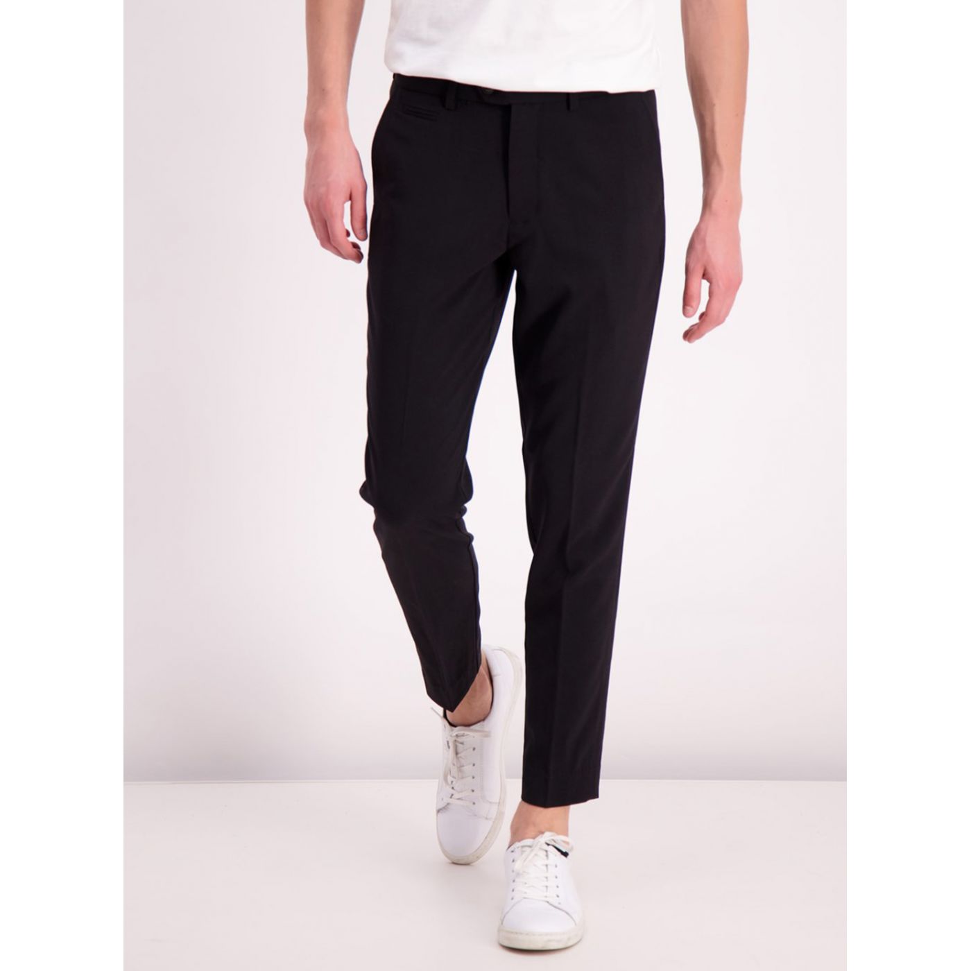 Black Shortened Slim Fit Pants Lindbergh