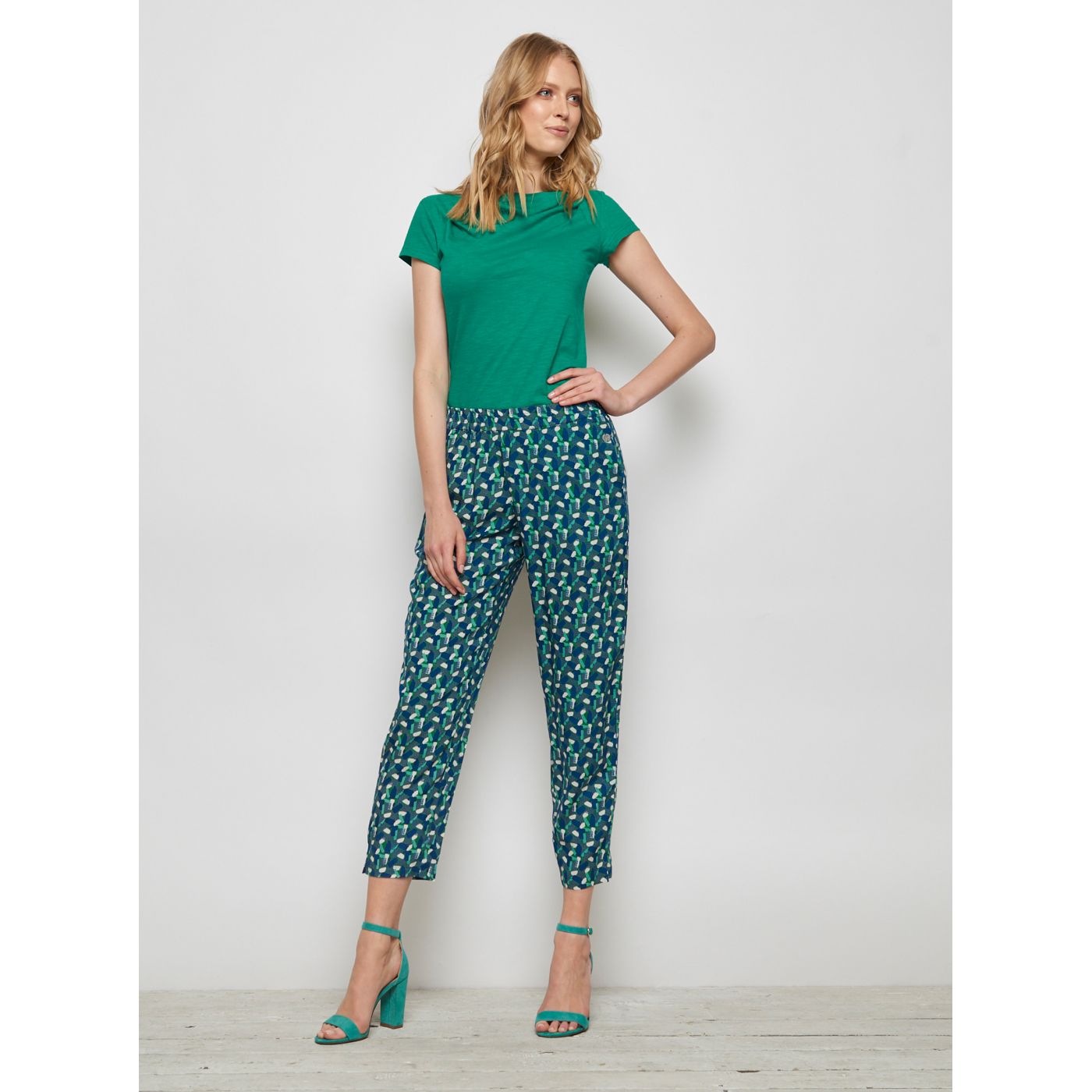 Green-blue patterned truncated tranquillo pants