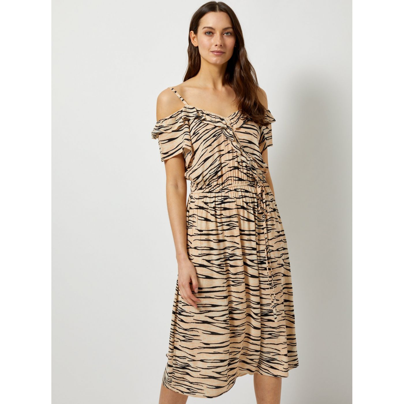 Beige dress with exposed shoulders and zebří pattern Dorothy Perkins