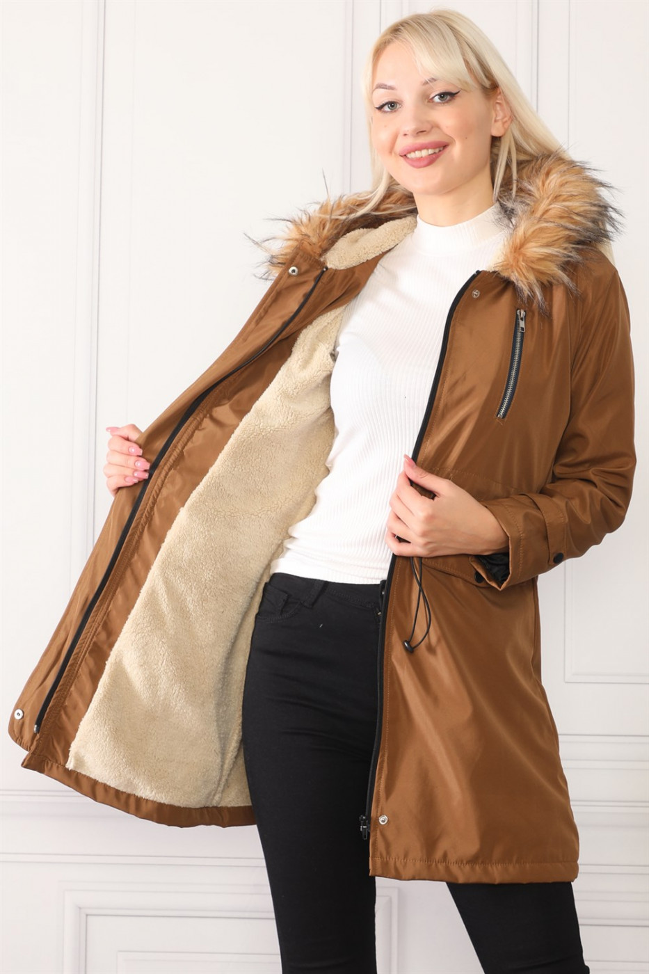 Z0090 DEWBERRY IN LAMB LADY MONT-CAMEL