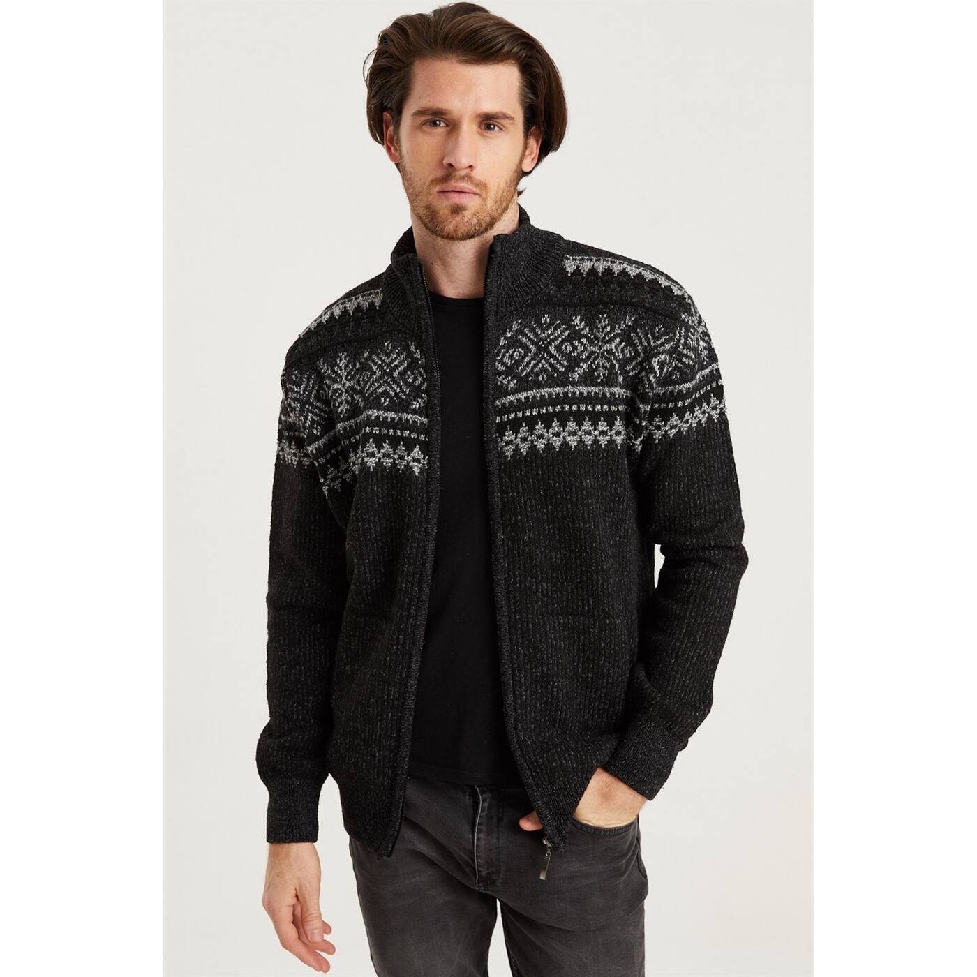 V0272 DEWBERRY ZIPPERED MEN'S SWEATER-BLACK