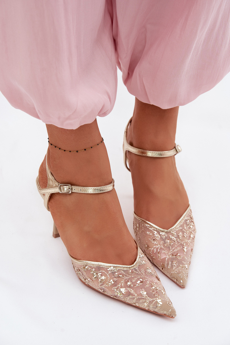 Дамски сандали на ток Laria в златист цвят