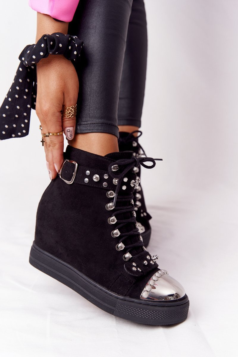 Botine dama, Kesi