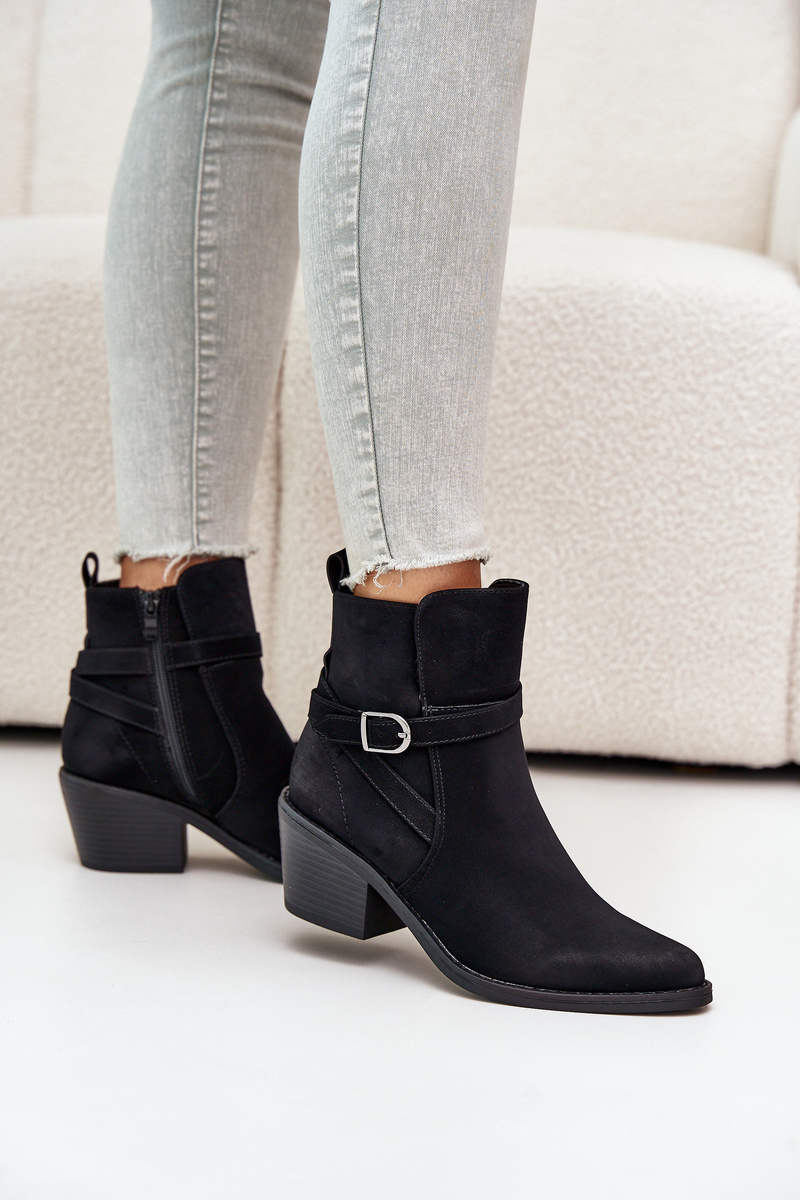 Cowgirl ankle boots with pointed noses, insulated with a zipper, black Glamer