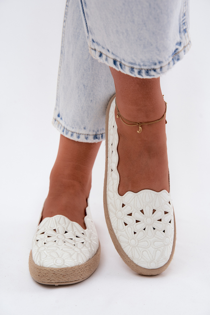 Dámske kvetinové espadrilky EVENTO biele