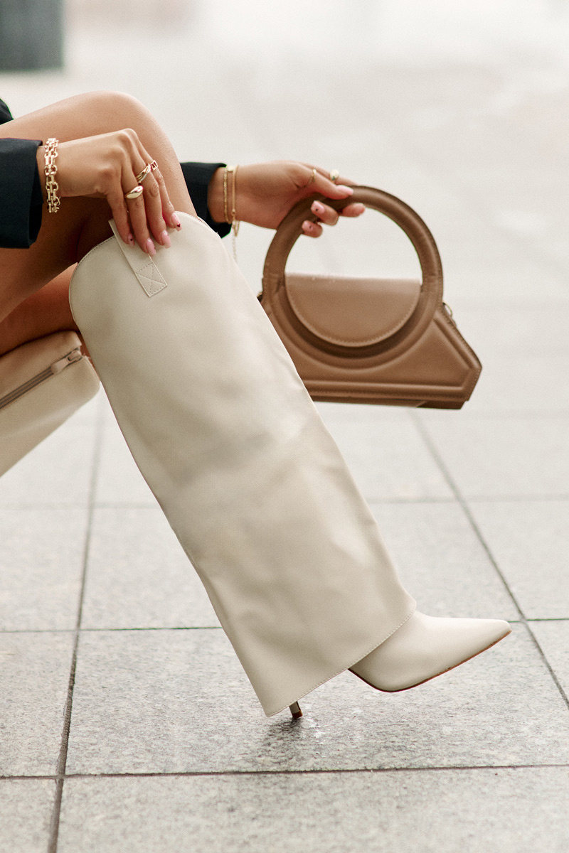 Stiletto heel boots with a bent upper light beige Bellinna