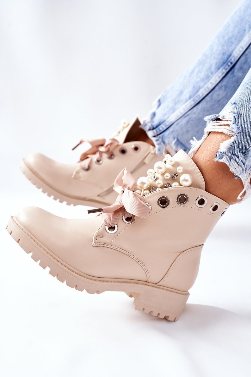 Beige shoes with pearls, rhinestones and Nudago ribbon