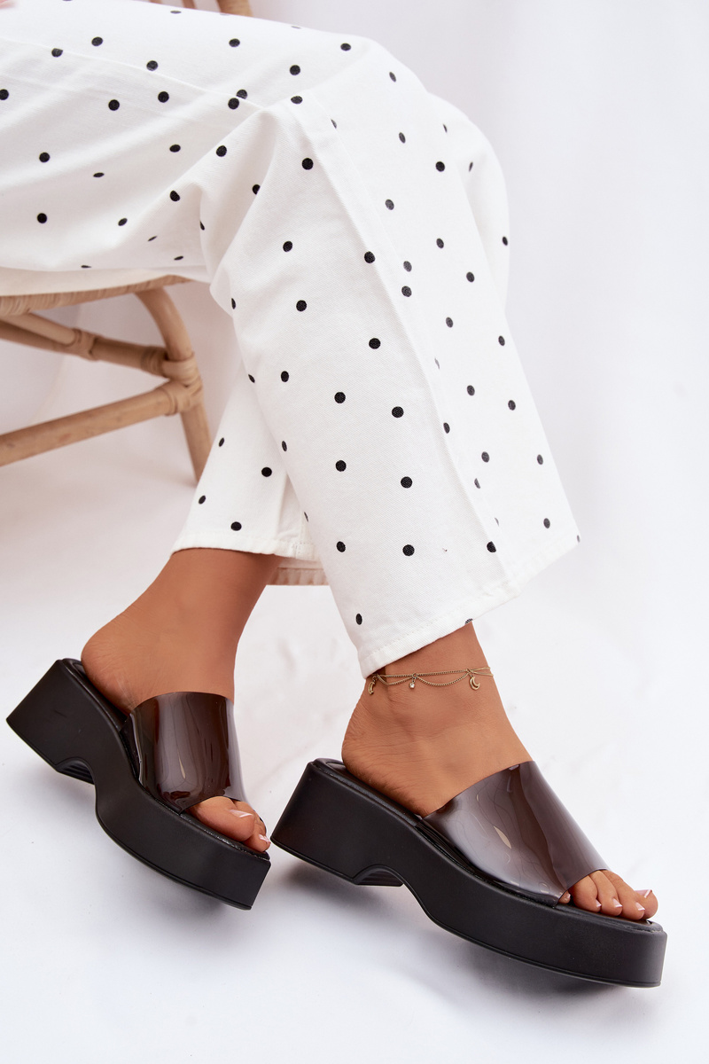 Дамски сандали на платформа с прозрачна каишка