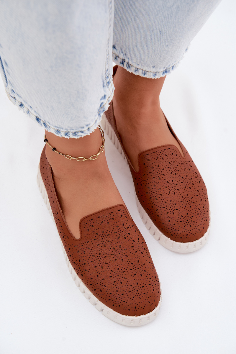 Dámske perforované slip-on topánky Camel Salty