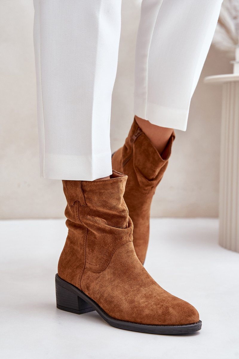 Insulated women's ankle boots with a gathered upper on a low heel Camel Zinanya