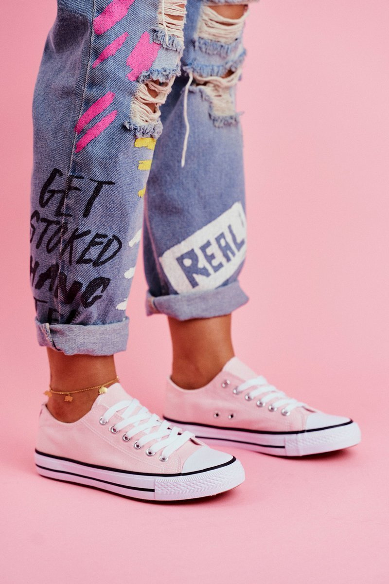 Tenisi dama Kesi Omerta