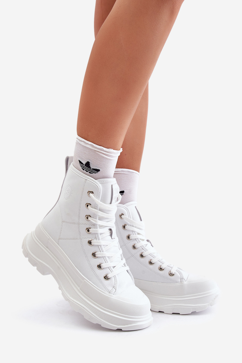Leather insulated sneakers on a massive platform Big Star white