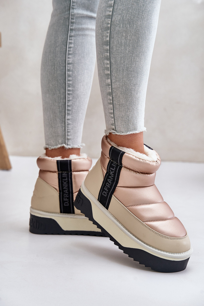 Low snow boots on a thick sole D.Franklin Beige