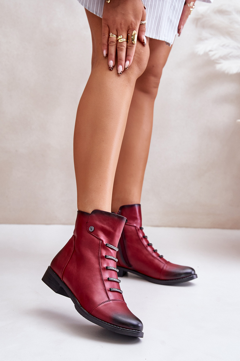 Insulated women's ankle boots with a flat heel burgundy